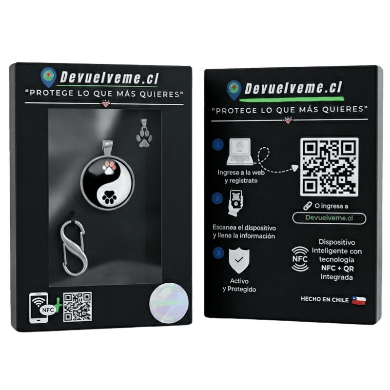 Placa QR para mascotas con dije infinito y huellita en su empaque premium